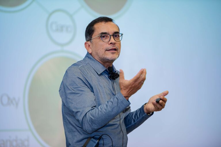 LANZAMIENTO LIBRO-108