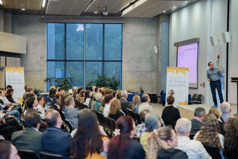 LANZAMIENTO LIBRO-125