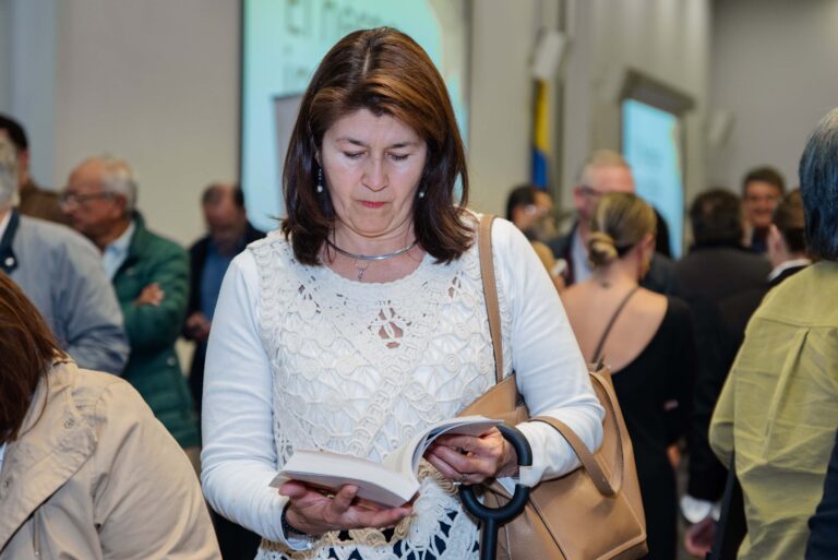 LANZAMIENTO LIBRO-169